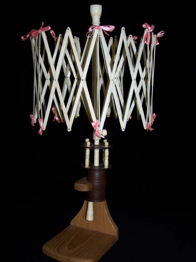 A 19th century Sailor-made ANTIQUE SCRIMSHAW Whalebone Yarn Winder (SWIFT) having a Birdcage thread holder base — image 3